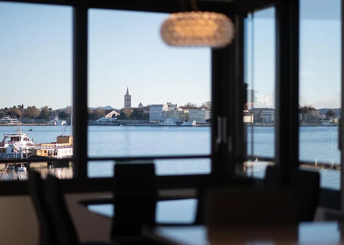 Seafront Luxury Suite Idassa By Belmont Realty